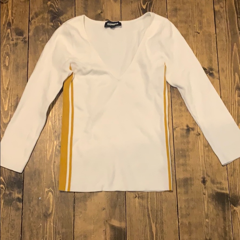 express 3/4 arm length top